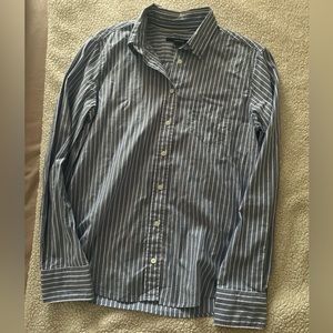 Stripped blue and white shirt | Gant stripy shirt, Blue button down shirt